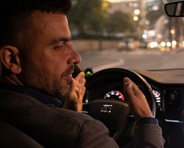 PARABRISAS QUE EVITAN DESLUMBRAMIENTOS EN EL COCHE DEL FUTURO